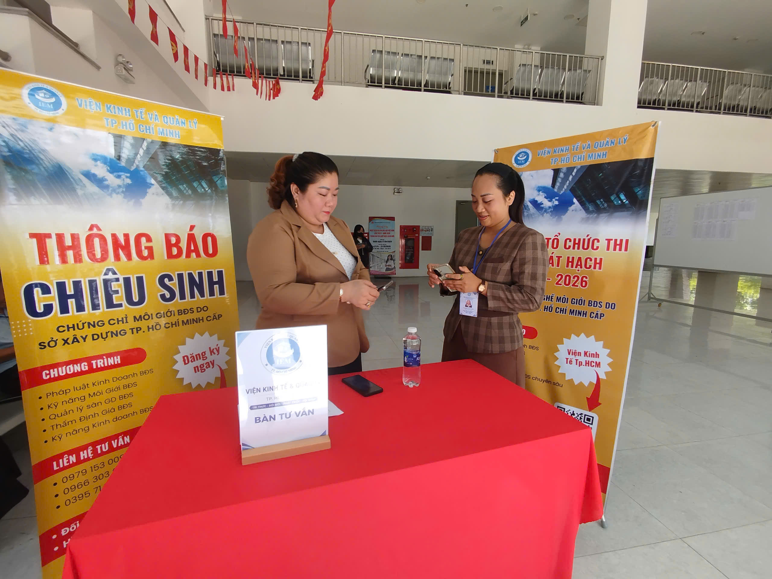 Công Tác Tổ Chức Chuyên Nghiệp – Hỗ Trợ Thí Sinh Tối Đa